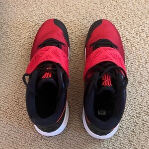 Nike Kyrie Flytrap III Sneakers - Men’s size 12 / Women’s size 13.5 (New)